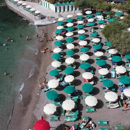 Nereidi Πανσιόν Σαλέρνο